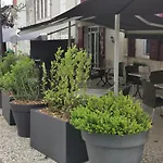 فندق Logis & Restaurant Le Savinien 2*