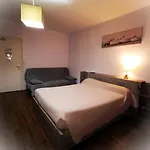 Logis & Restaurant Le Savinien 2*