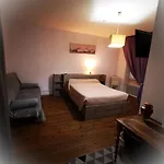 Hotel Logis & Restaurant Le Savinien 2*