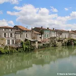 Logis & Restaurant Le Savinien 2* Saint-Savinien