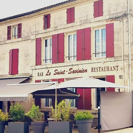 Logis & Restaurant Le Savinien Hotel