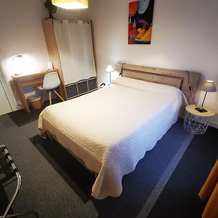 Logis & Restaurant Le Savinien 2*