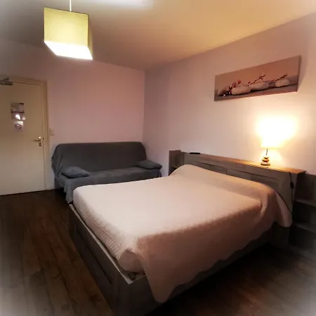 Logis & Restaurant Le Savinien 2*