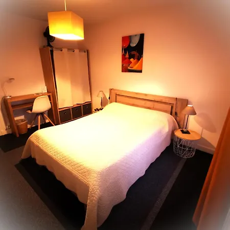 Hotel Logis & Restaurant Le Savinien