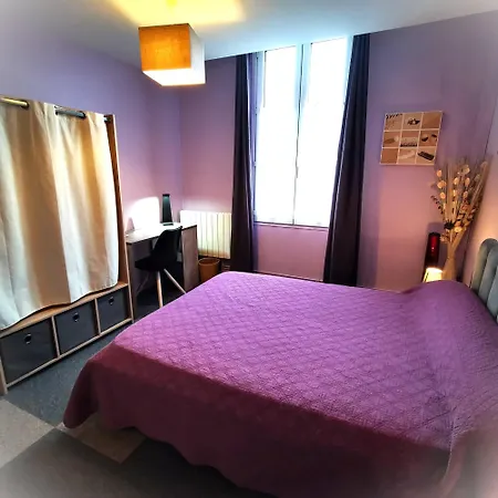 Hotel Logis & Restaurant Le Savinien Saint-Savinien