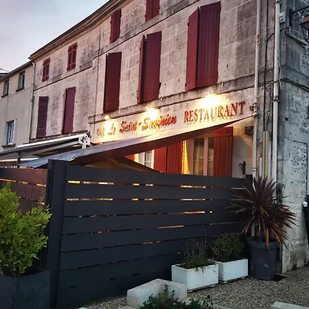 Logis & Restaurant Le Savinien فندق 2*