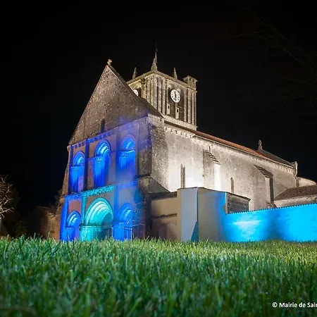 Logis & Restaurant Le Savinien Hotel 2*