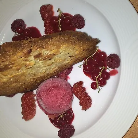 Logis & Restaurant Le Savinien Saint-Savinien