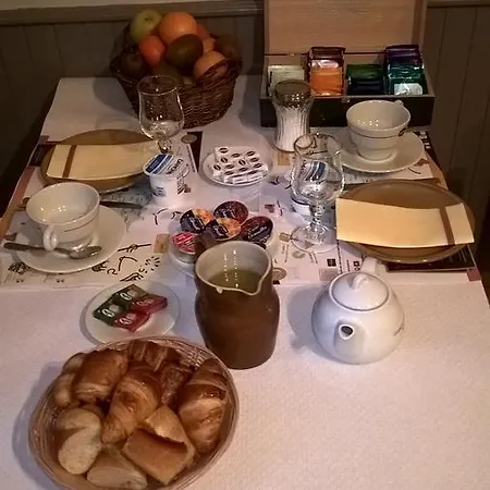 Logis & Restaurant Le Savinien Hotel 2*