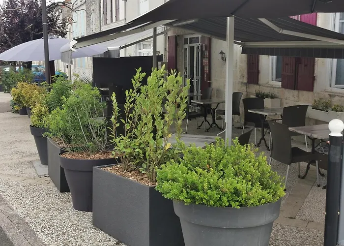 Hotel Le Savinien 2*